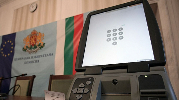 Фирмата, доставчик на машини за гласуване, се оплака от МВР