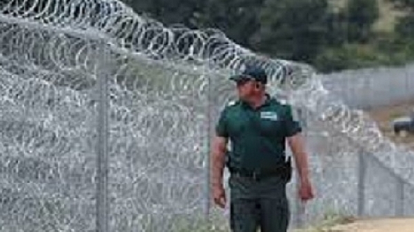 Поддръжката на оградата по границата без обществени поръчки
