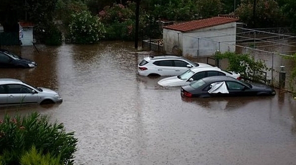 Две български семейства пострадаха при наводненията в Гърция