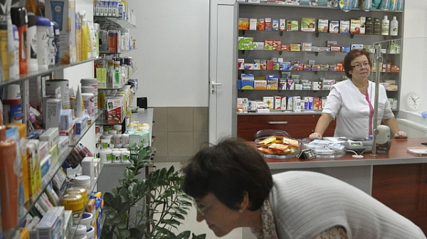 Експерт: Ще останат населени места без аптеки