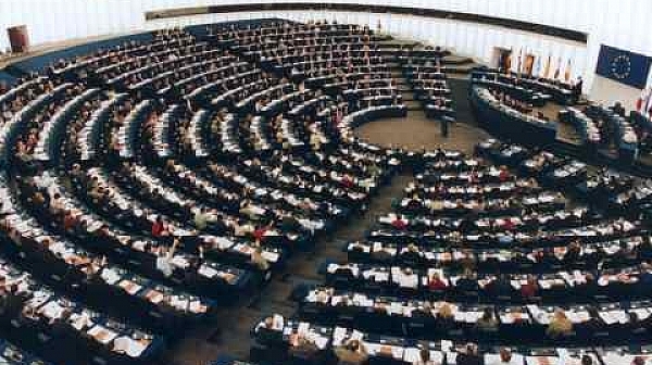 Европарламентът поиска оръжейно ембарго за Саудитска Арабия