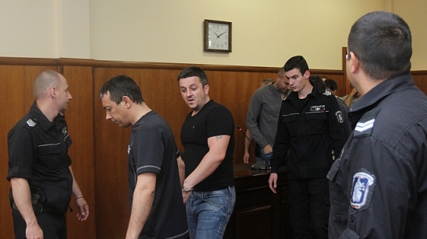 Арестуваните на ”Кулата” митничари остават в ареста