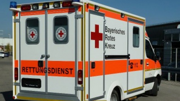 14 деца са ранени при сблъсък на автобус и кола в Германия