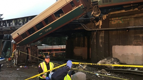 Множество жертви при влакова катастрофа в САЩ