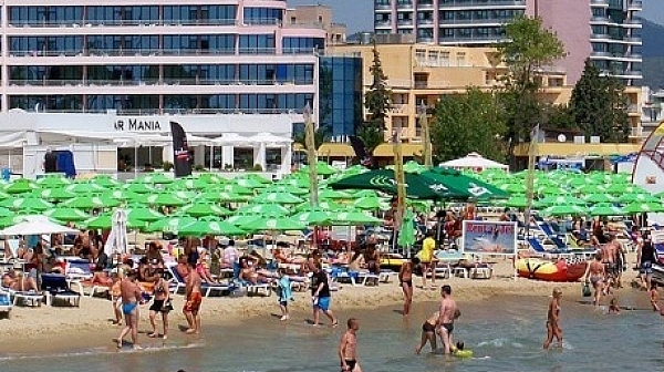 Над половината българи няма да почиват през лятото