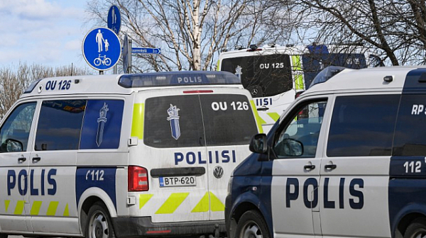 Една жертва и 10 ранени след нападение с меч във Финландия