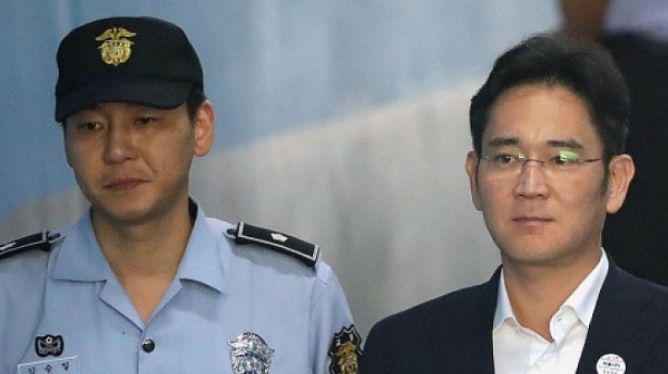 Милиардер и наследник на империята на ”Самсунг” бе осъден на 5 години затвор