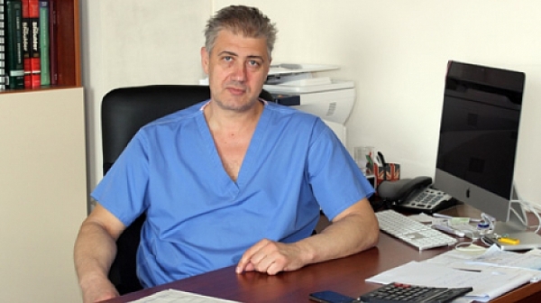 Проф. Асен Балтов: Заснемането на операции е контрол, а не нарушаване на права