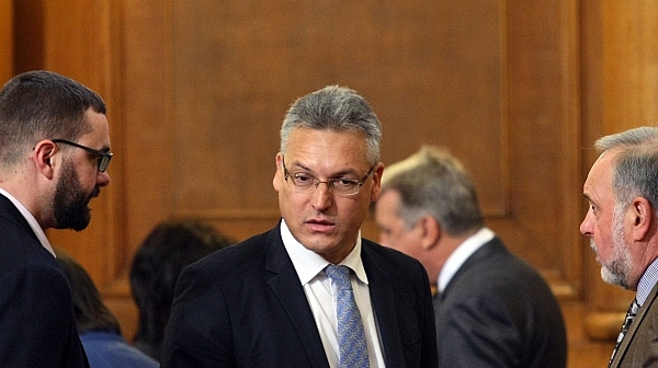 Гласуват оставката на Жаблянов като зам.-председател на НС