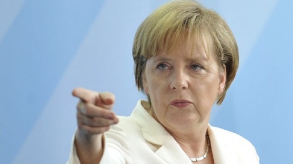 Консервативният блок на Меркел с рекордно нисък рейтинг