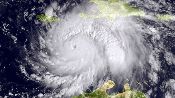 15 жертви и 20 изчезнали след урагана ”Мария”