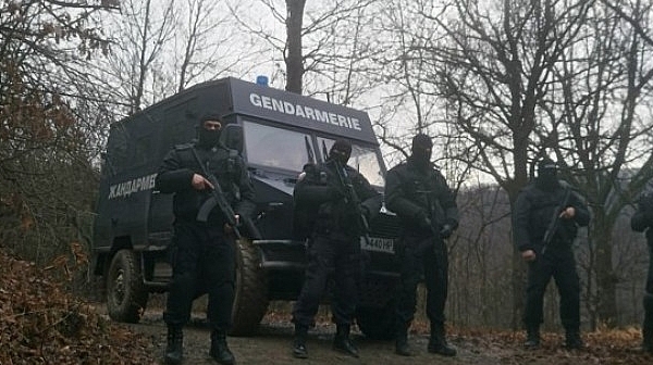 Полиция и жандармерия пак завардиха село Луково