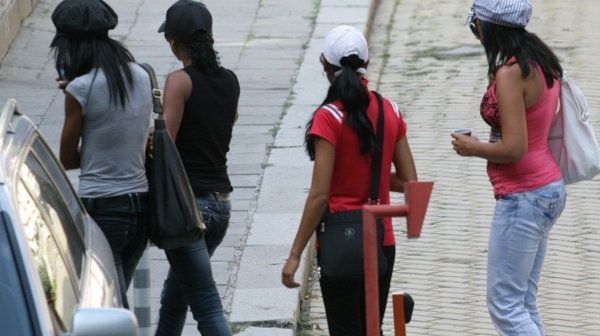 Двама братя изнасяли жени в Гърция и Германия за проституция
