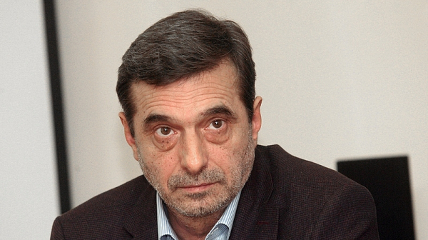 Димитър Манолов: Ние и мързеливите гърци работим най-много в Европа