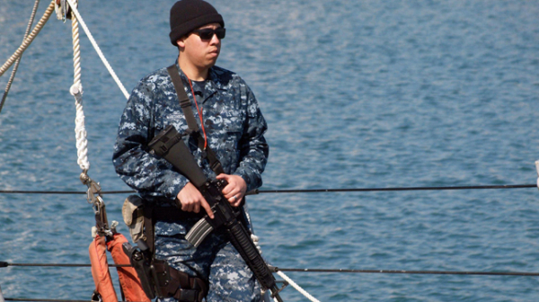 Военноморските сили търсят да назначат 100 човека във Варна и Бургас