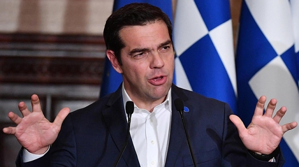 Вот на недоверие в Гърция заради Македония