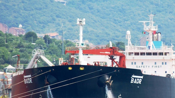 Отнеха правата на ЧСИ, продал либийския танкер в Бургас