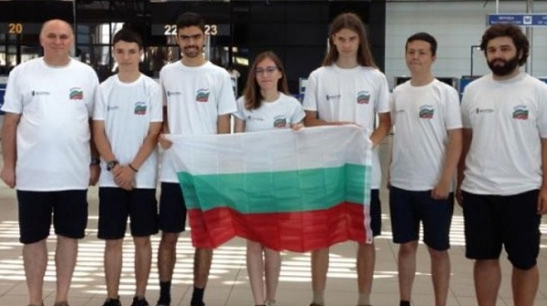 Ученици спечелиха 5 медала от олимпиадата по физика в Израел