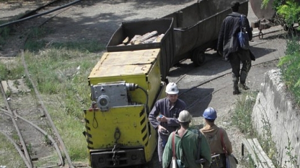 Загина миньор,  затрупан в рудник в Мадан