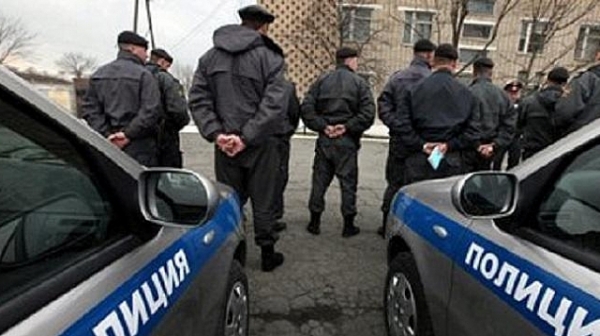 Въоръжен рани полицай в центъра на Москва