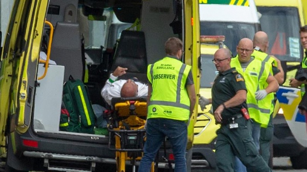 Терористи атакуваха две джамии в Нова Зеландия, 40 са жертвите  /обновена/