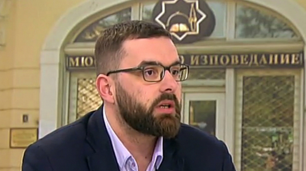 Стоян Мирчев:  ДПС неофициално си управляват България