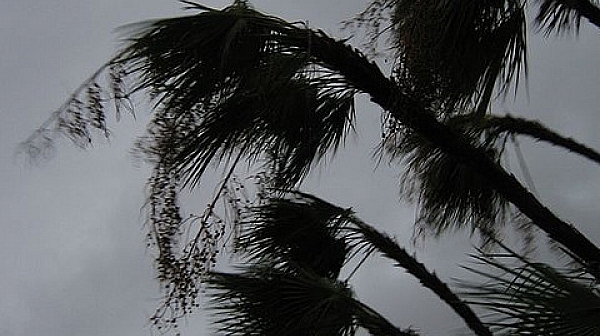 „Хосе” се усили до ураган първа степен