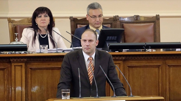 Николай Цонков поиска оставката на образователния министър