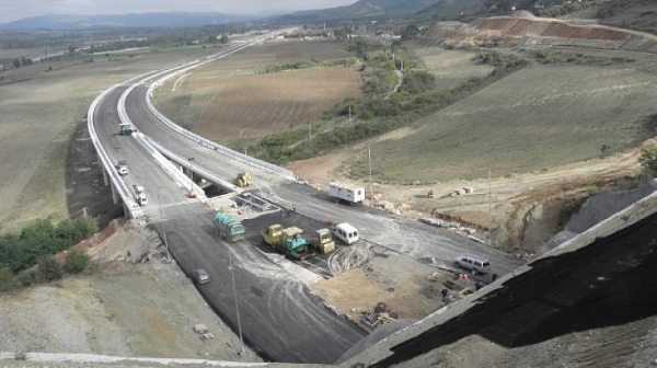 АПИ:10 консорциума искат да строят магистрала „Струма”