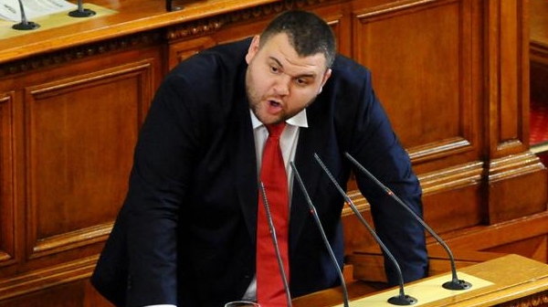 Фрогоко: Пеевски назначи във ВСС съдия, помогнал му по делото „Техномаркет”