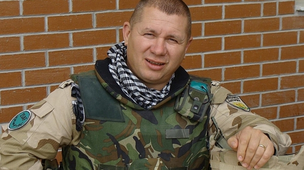 Ген. Шивиков поведе протестиращите военни във Войводиново