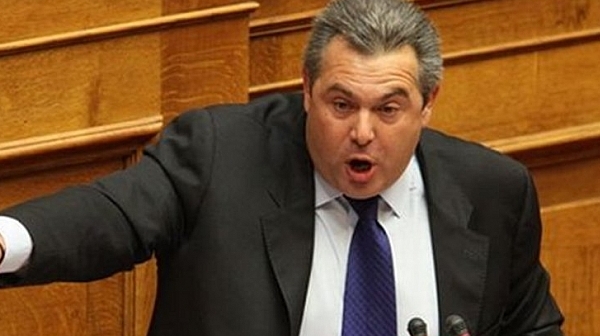 Министърът на отбраната на Гърция поиска референдум или извънредни и избори