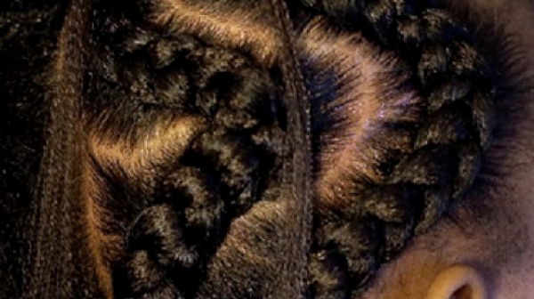 Калифорния въвежда забрана за дискриминацията за естествената коса