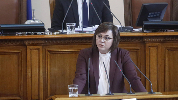 Нинова: Защо за Борисов Законът не важи, а за работещите бедни и децата - да?