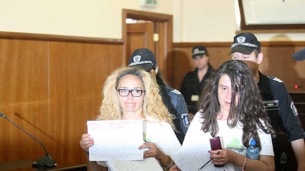 Съдът решава дали да пусне  Иванчева под домашен арест