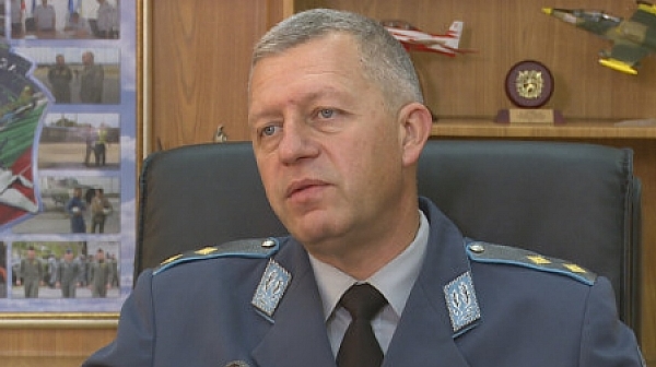 Генерал-майор Цанко Стойков: Забавянето на модернизацията на бойната ни авиация демотивира хората
