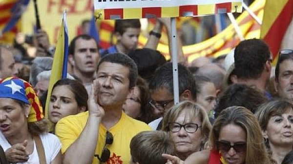Стотици хиляди в Барселона не искат отделяне от Испания
