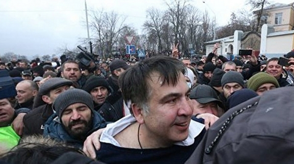 Украйна на кръстопът – Порошенко срещу Саакашвили