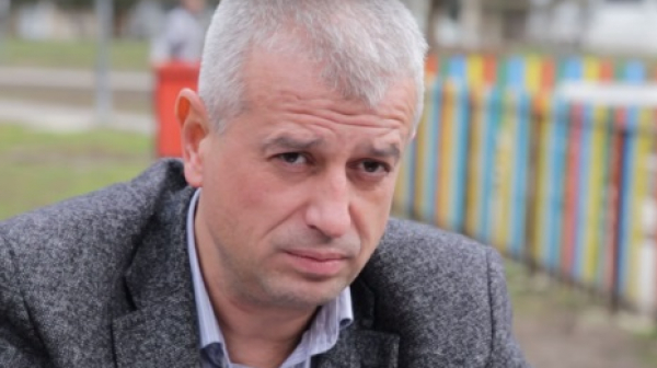 Бойко Атанасов обмисля оставка след орязването на заплатата му