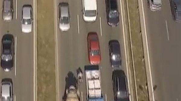 Тапи от автомобили се образуваха на изхода на София