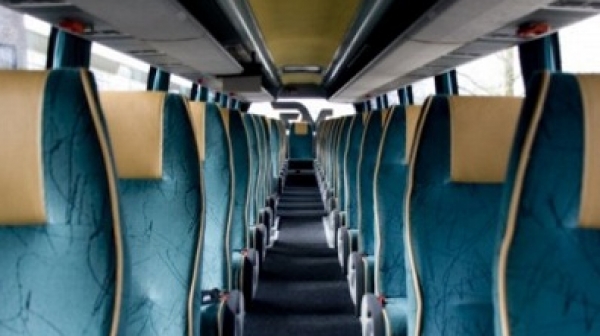 Депутатите обсъждат  за задължителни колани в автобусите