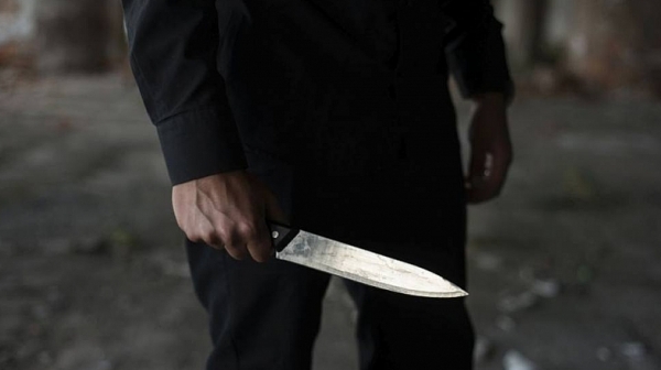 Мъж намушка с нож кмета на Гданск на благотворително събитие