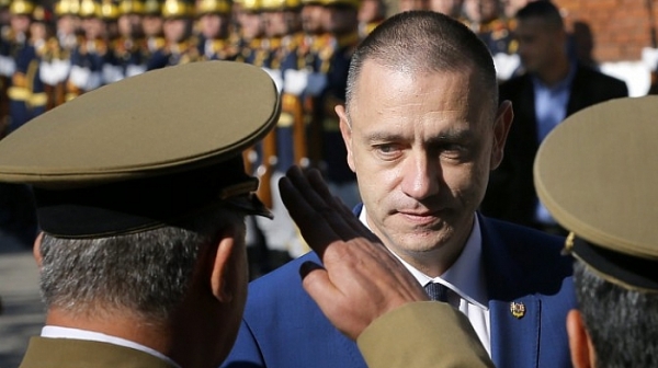 Министър на отбраната временно е премиер на Румъния