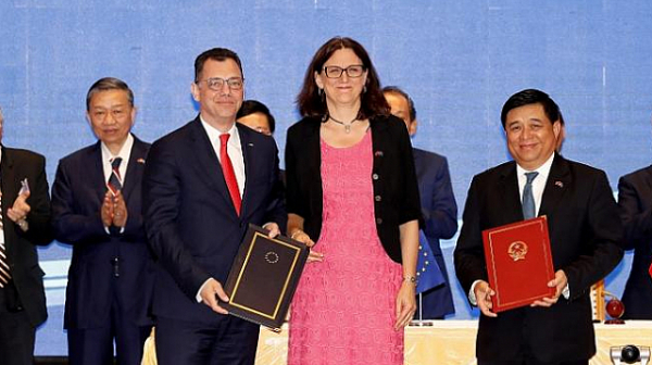 ЕС и Виетнам подписаха споразумение за свободна търговия