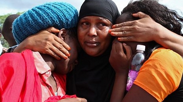 Десетки жертви на скъсана язоривна стена в Кения