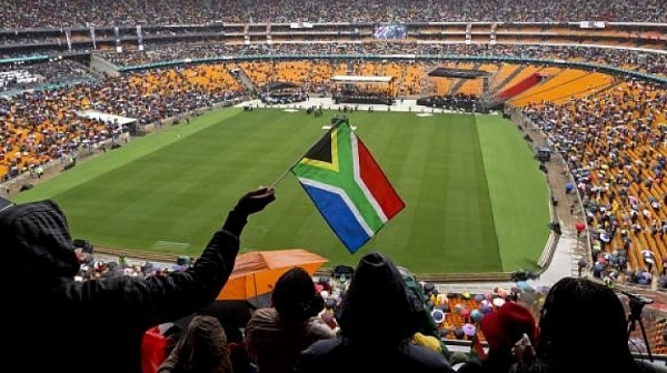 Двама загинаха, а 17 са ранени при задушаване на мач в ЮАР