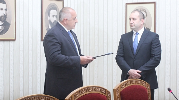 Борисов приема поканата на президента Радев за разговор