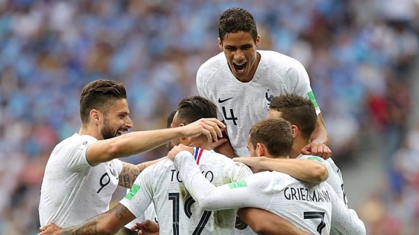 Вратарски гол попари надеждите на Уругвай, Франция стана полуфиналист