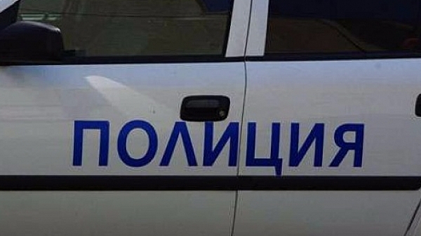 Пияна жена блъсна полицейски служители при гонка в Димитровград