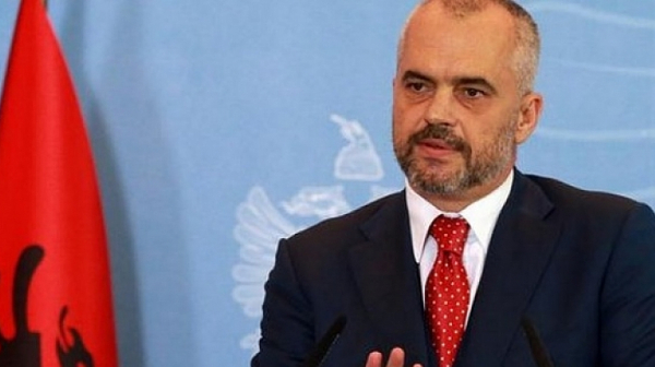 Хиляди албанци пак поискаха оставката на Еди Рама